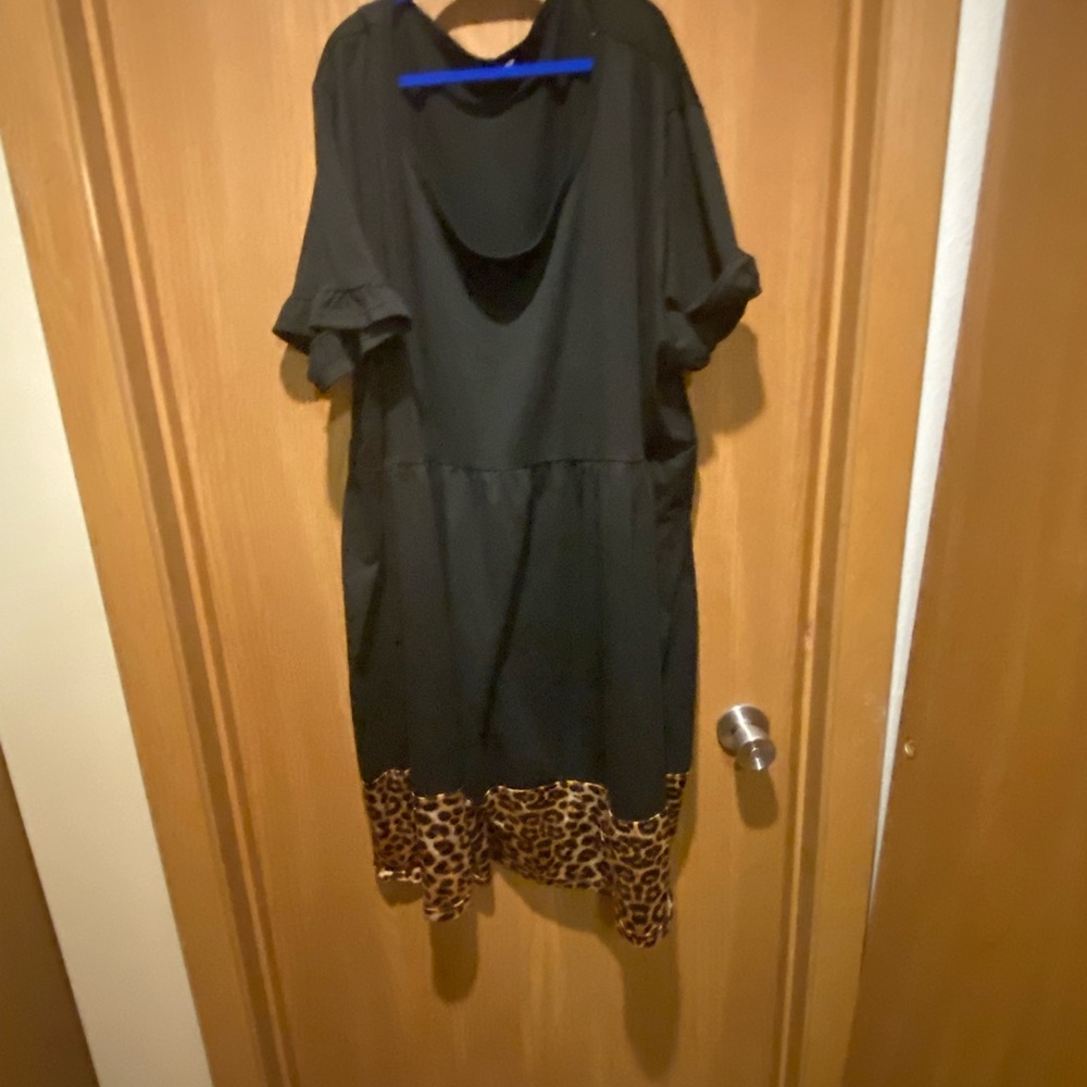 Cheetah plus size t-shirt dress